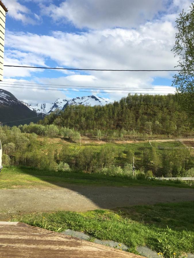Hundbergan Apartment-Free Parking-15 Min From Tromso Tromsdalen Bagian luar foto