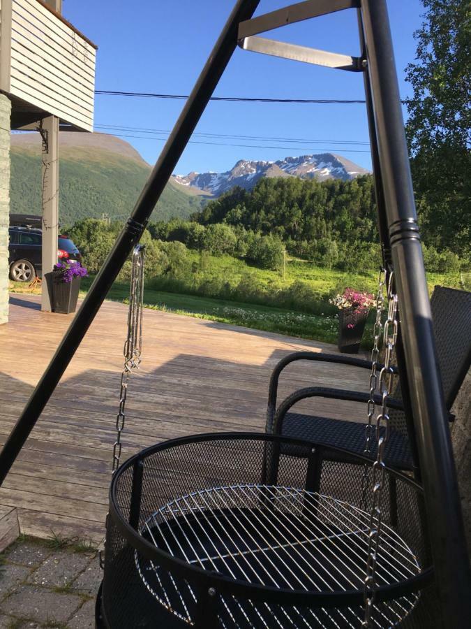 Hundbergan Apartment-Free Parking-15 Min From Tromso Tromsdalen Bagian luar foto